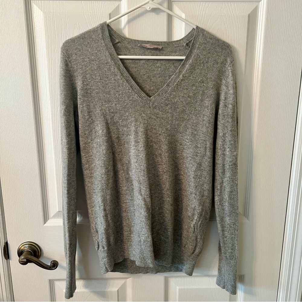 Everlane 100% Cashmere V-Neck Sweater Gray Size Medium